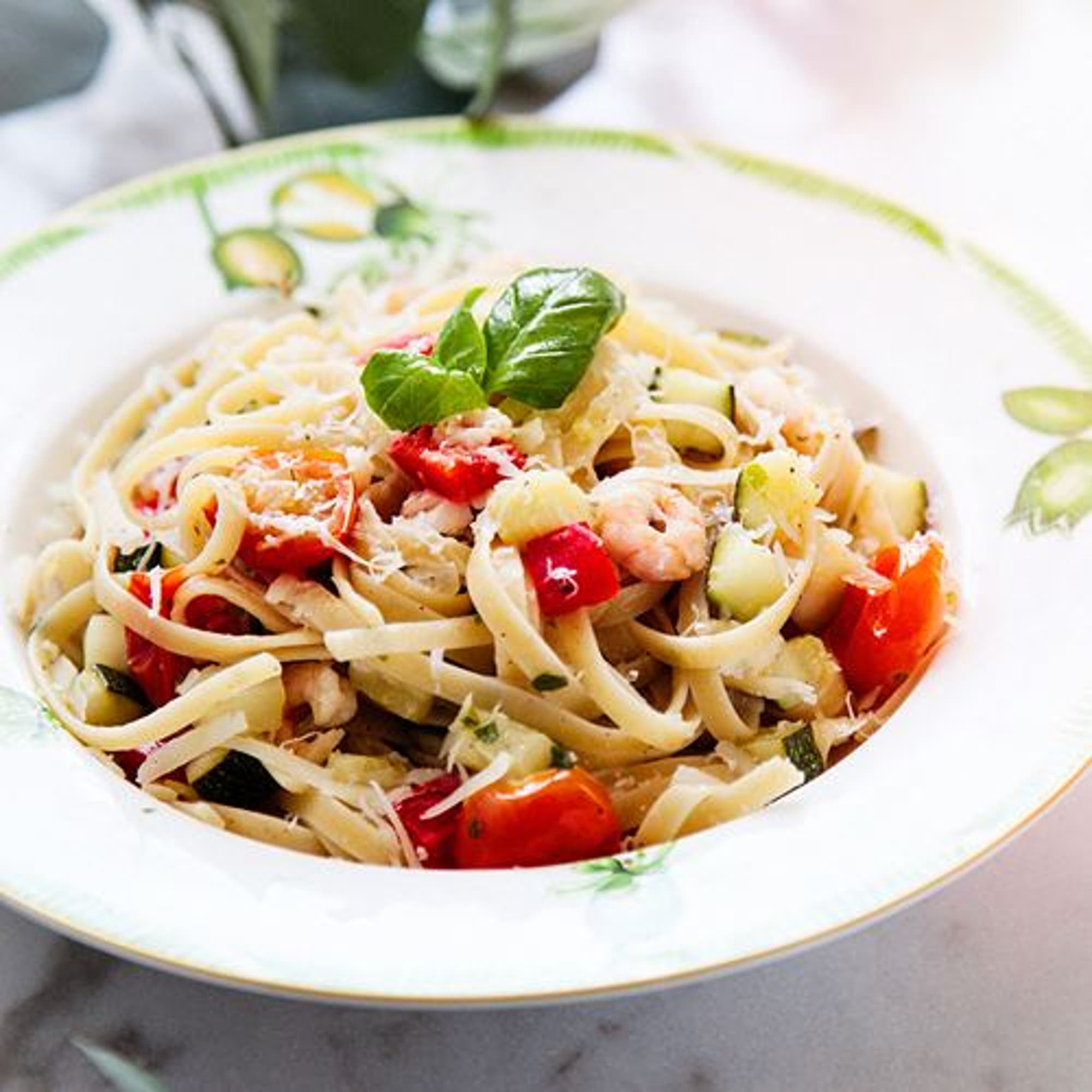 Linguini med räkor och frästa grönsaker