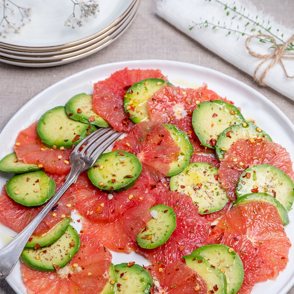 Avokado och blodgrapecarpaccio