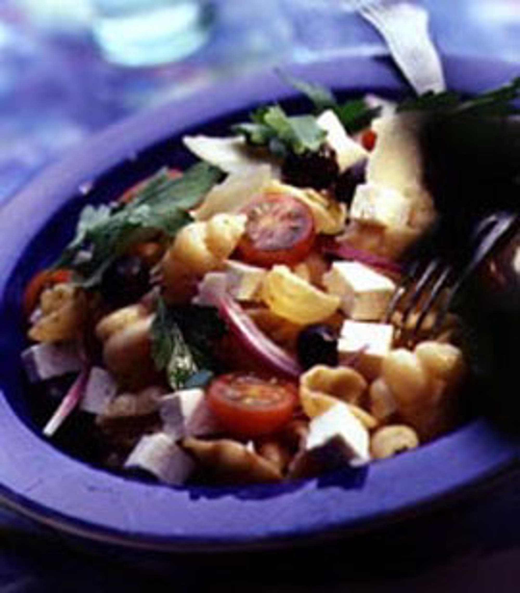 Vegetarisk ljummen pastasallad