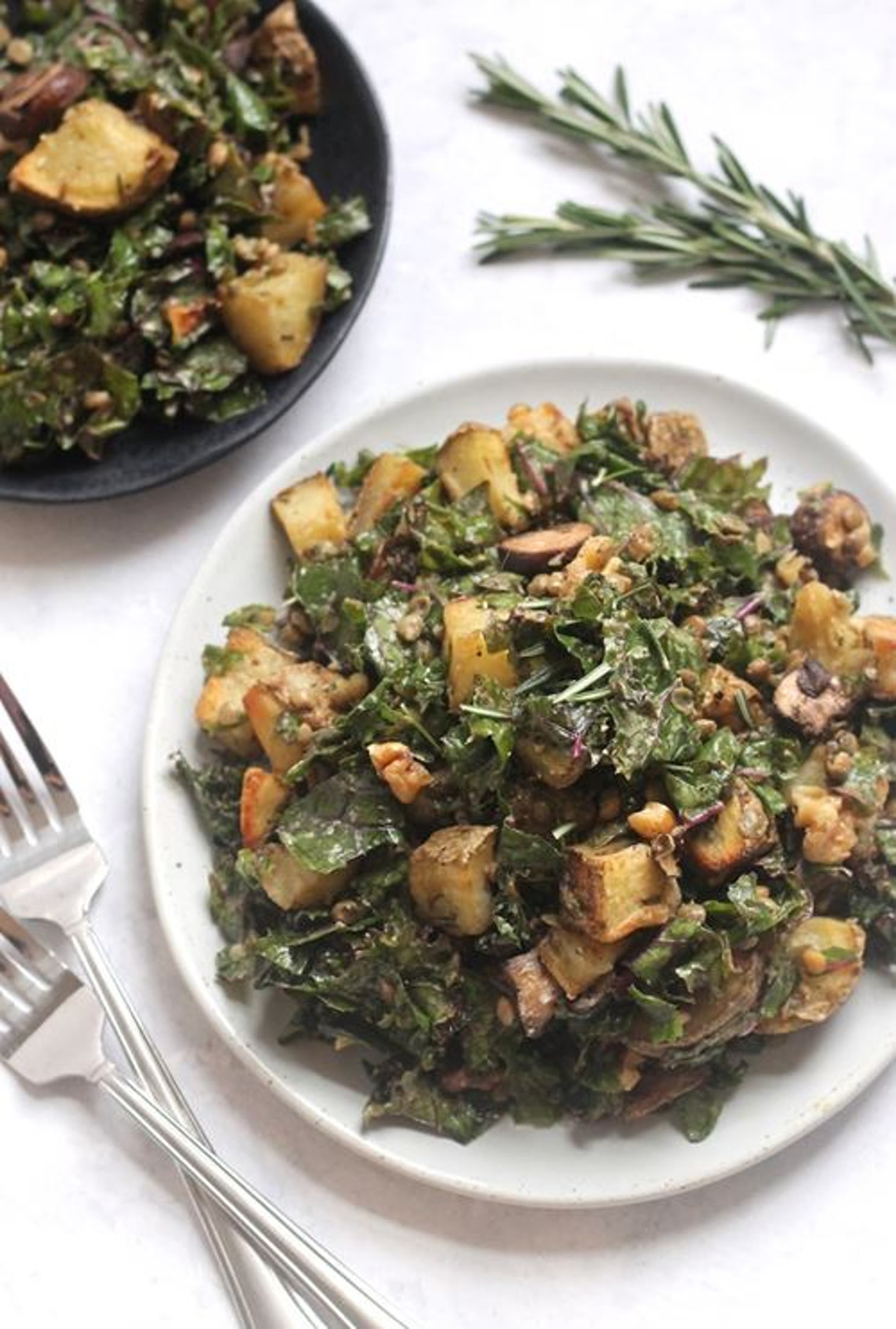 Rosmarinkryddad potatis och kålsallad