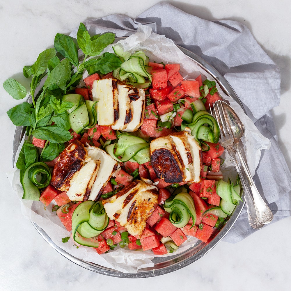Vattenmelonsallad med mynta och grillad halloumi