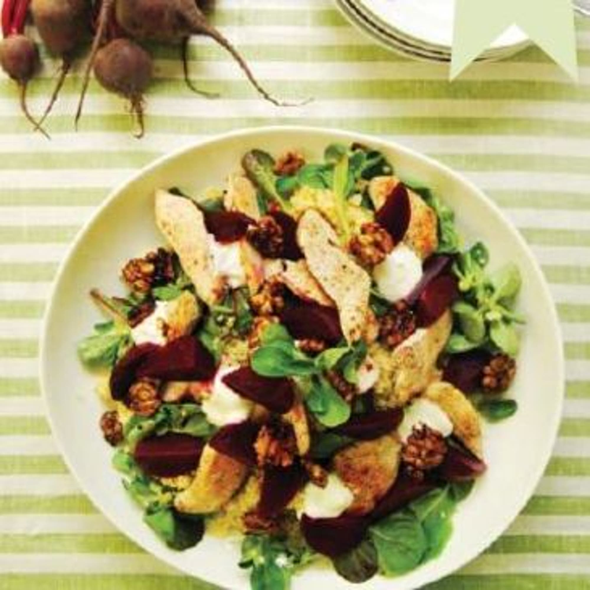 Kycklingsallad med rödbetor & getostkräm