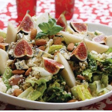 Ädelostsallad med päron, mandlar och fikondressing