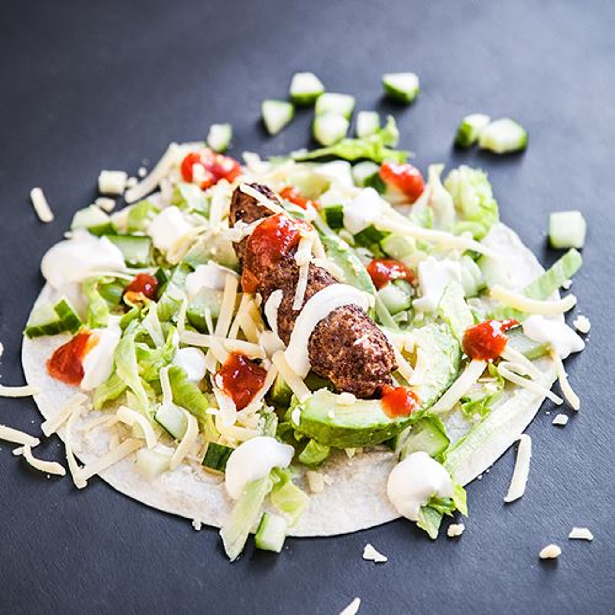 Texmexjärpar i wrap med salsa och avokado