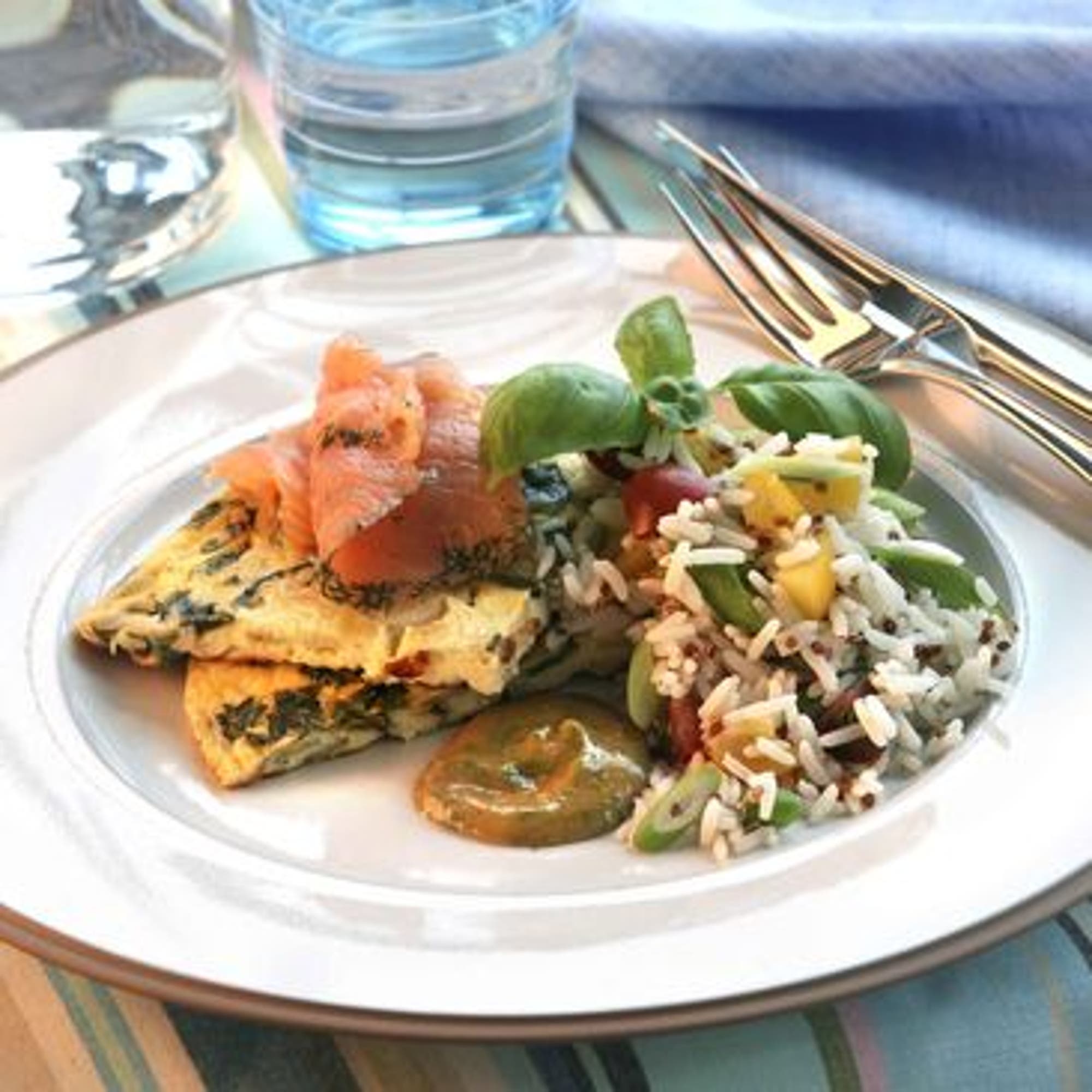 Gravlax med basilikafrittata och ris & quinoa