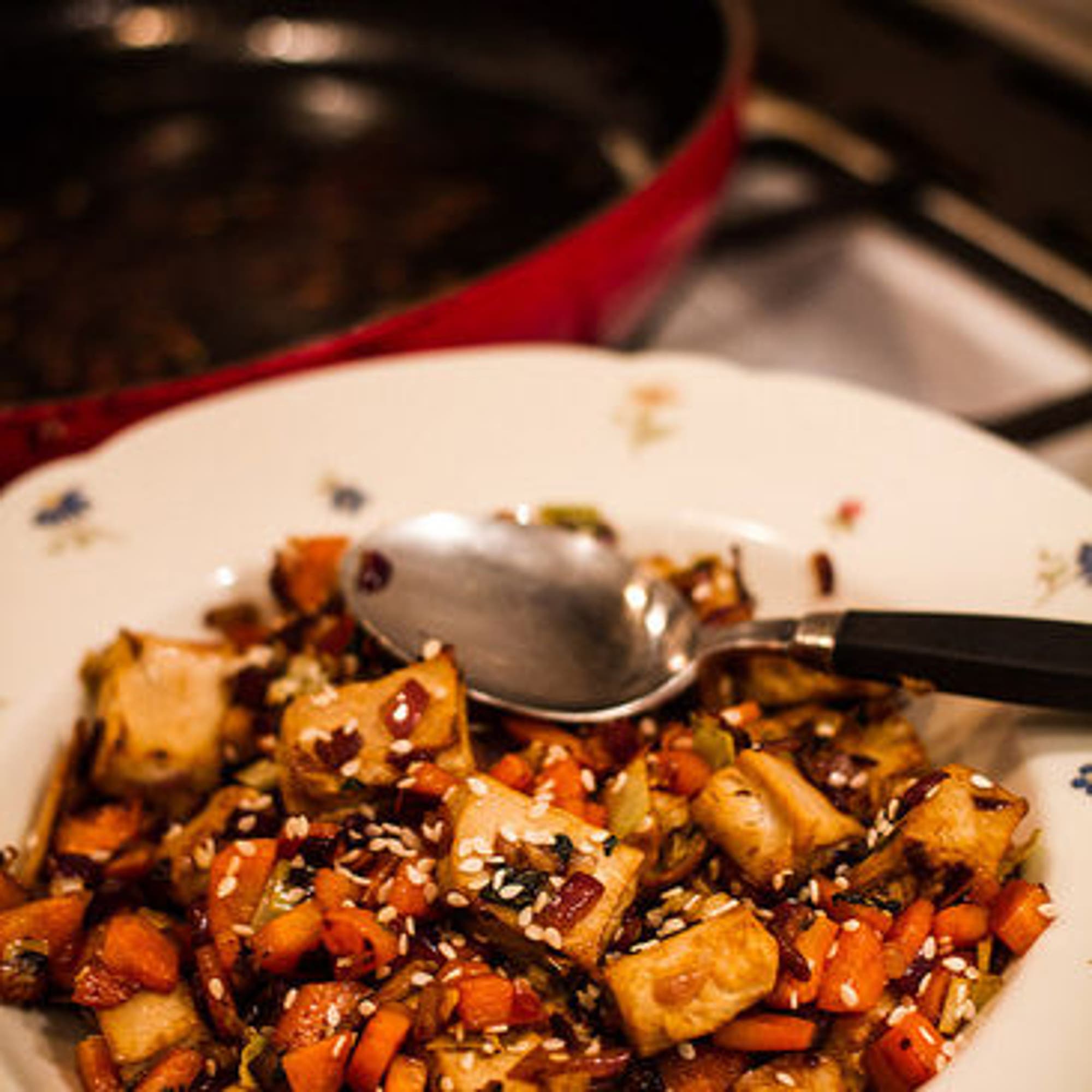 Soy protein stir-fry med purjo och lök