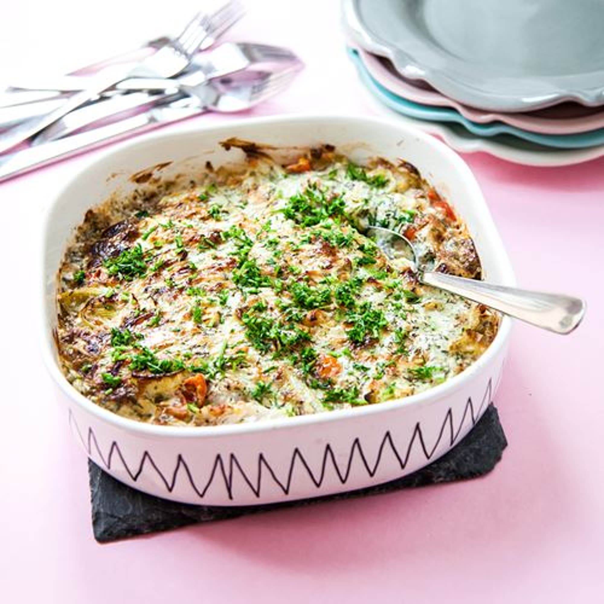 Krämig dillfisk med purjo och tomat