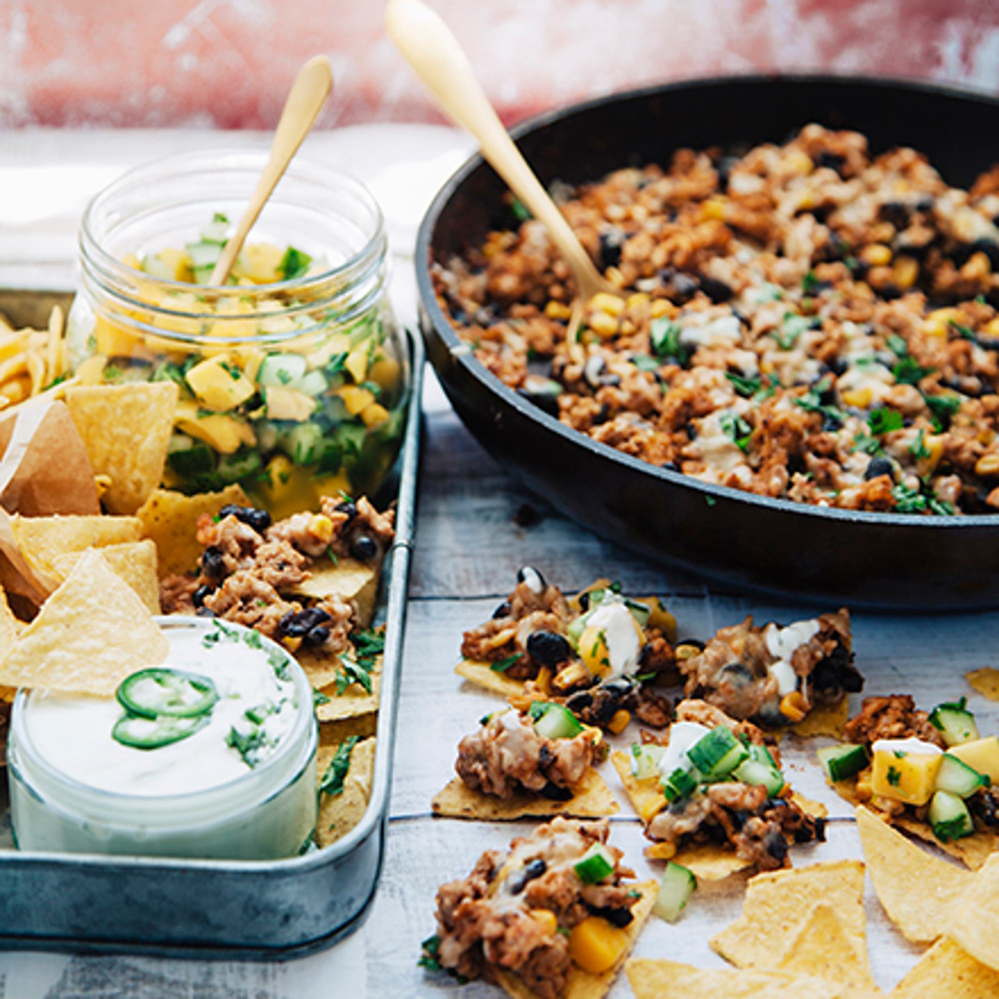 Ostgratinerad kycklingtaco med mangosalsa och jalapenodressing