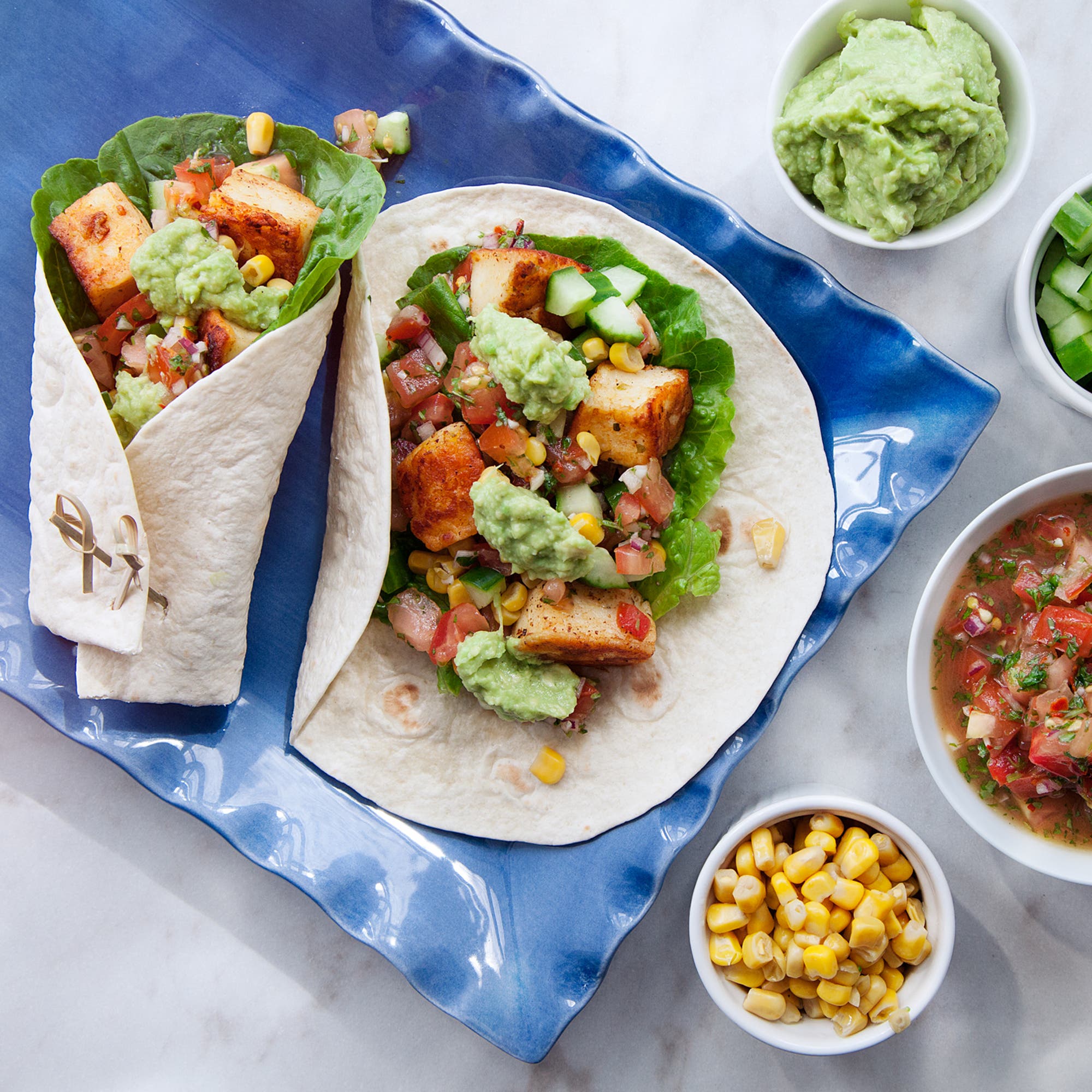 Halloumitacos med tomatsalsa och guacamole