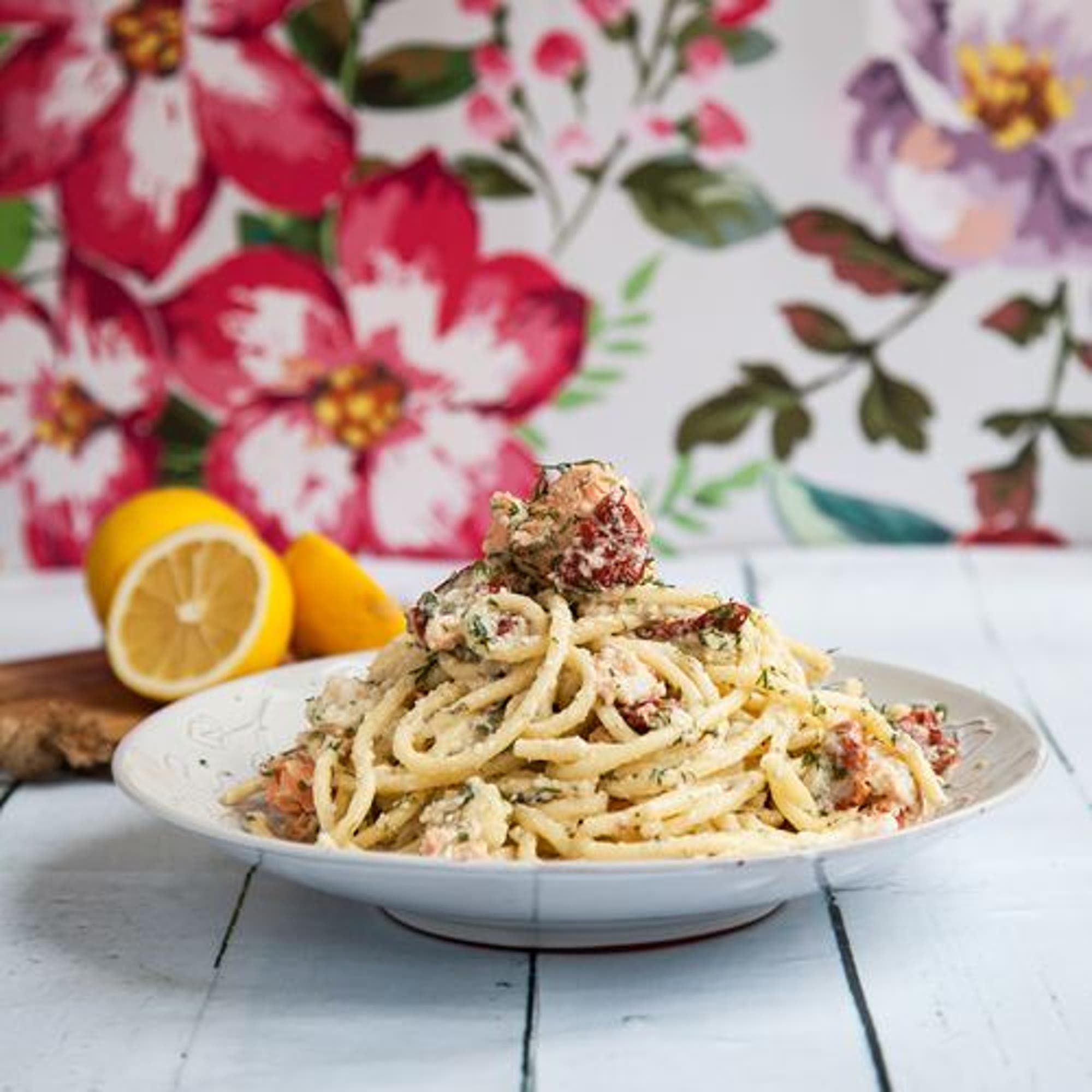 Tinas krämiga laxpasta med blomkål och soltorkad tomat