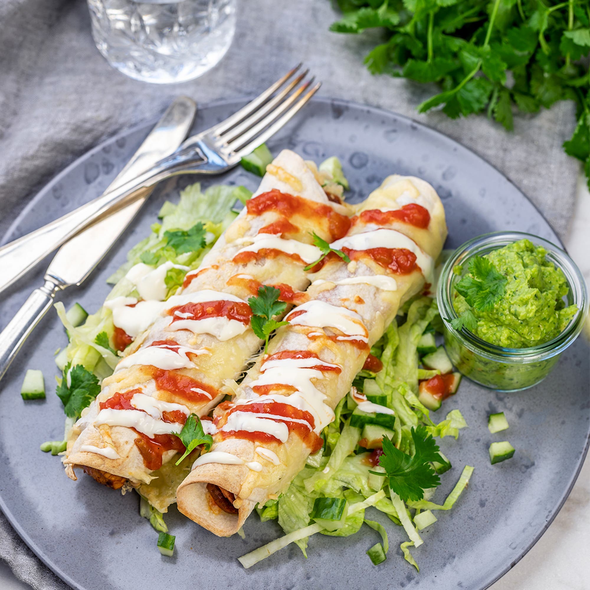 Kycklingtortilla med korianderdipp