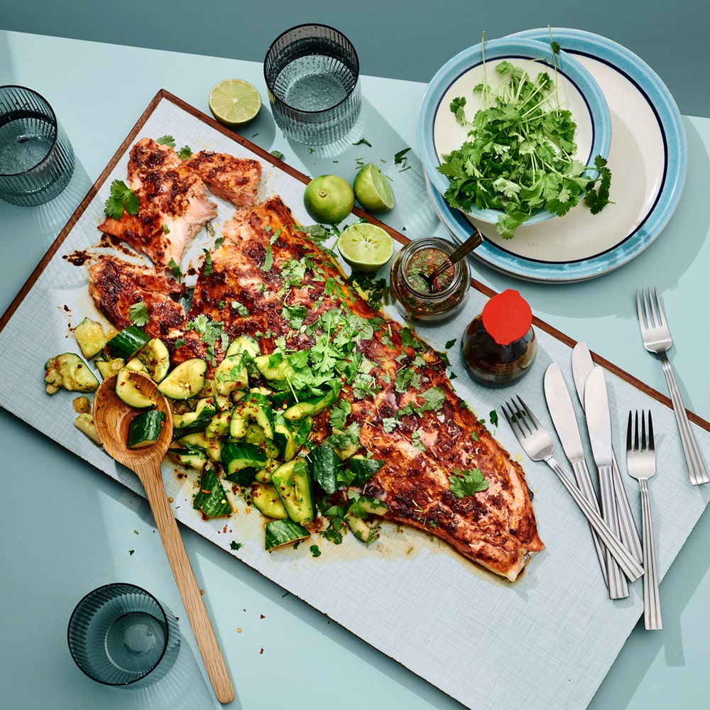 Regnbågsfilé med chipotle och smashad gurksallad