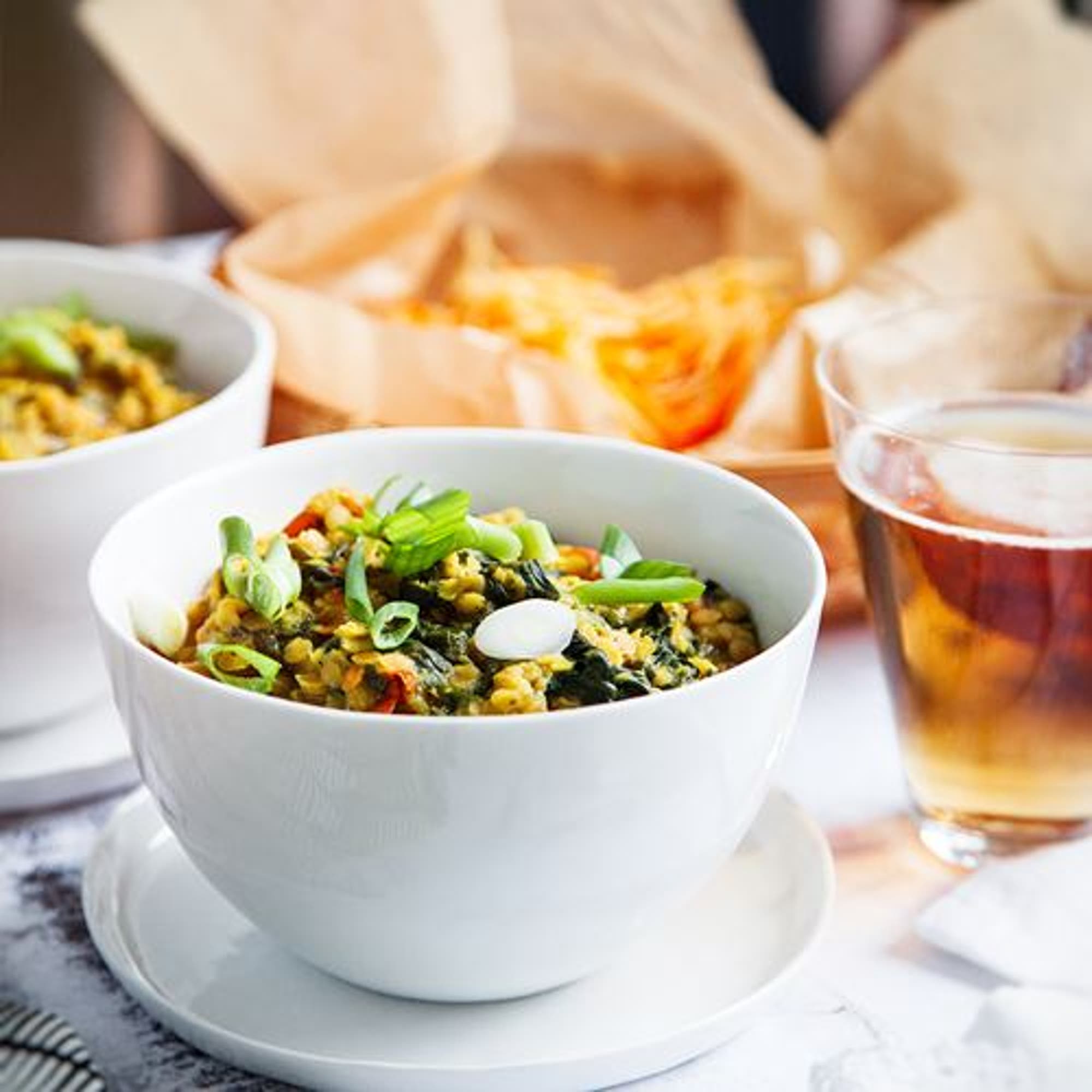 Indisk linsgryta med råkostsallad
