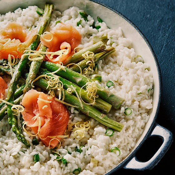 Risotto med sparris, citron och rökt lax