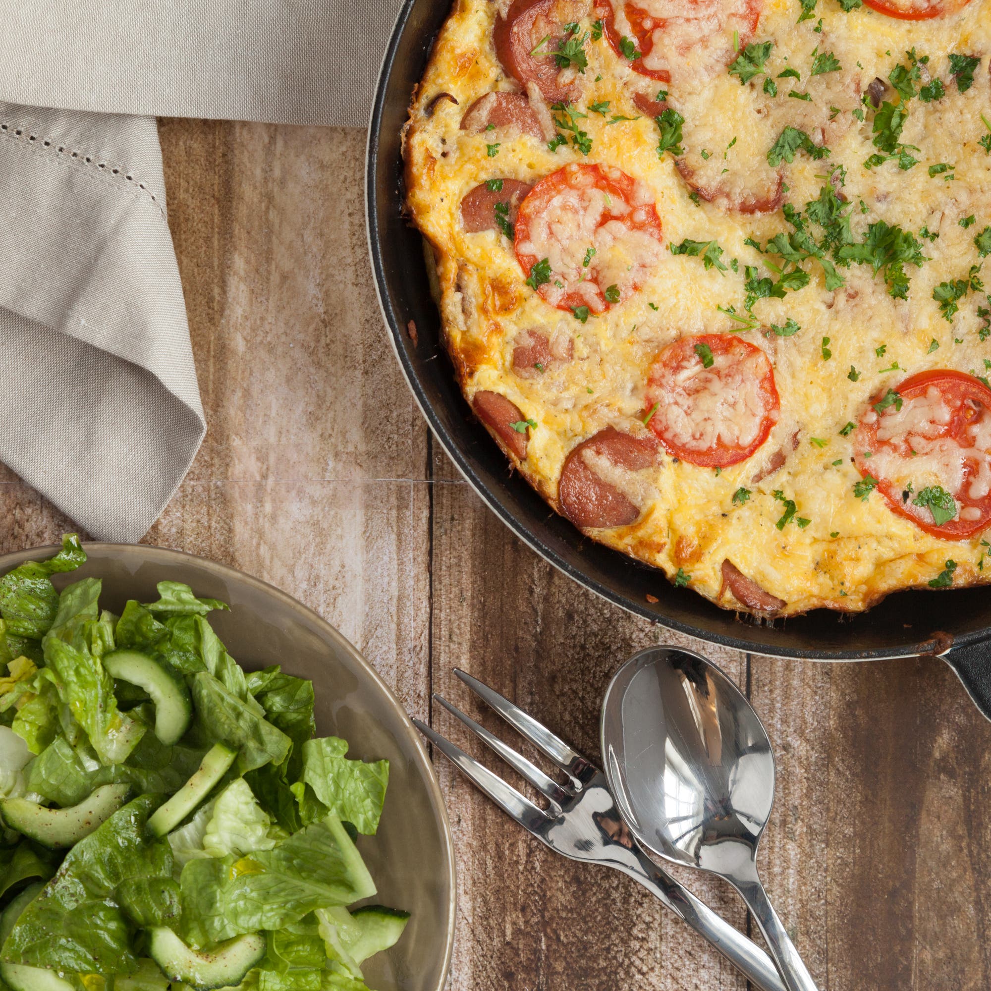 Chorizofrittata med sallad