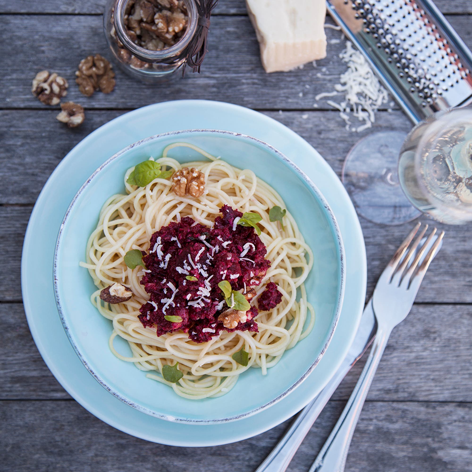 Pasta med rostad rödbetspesto
