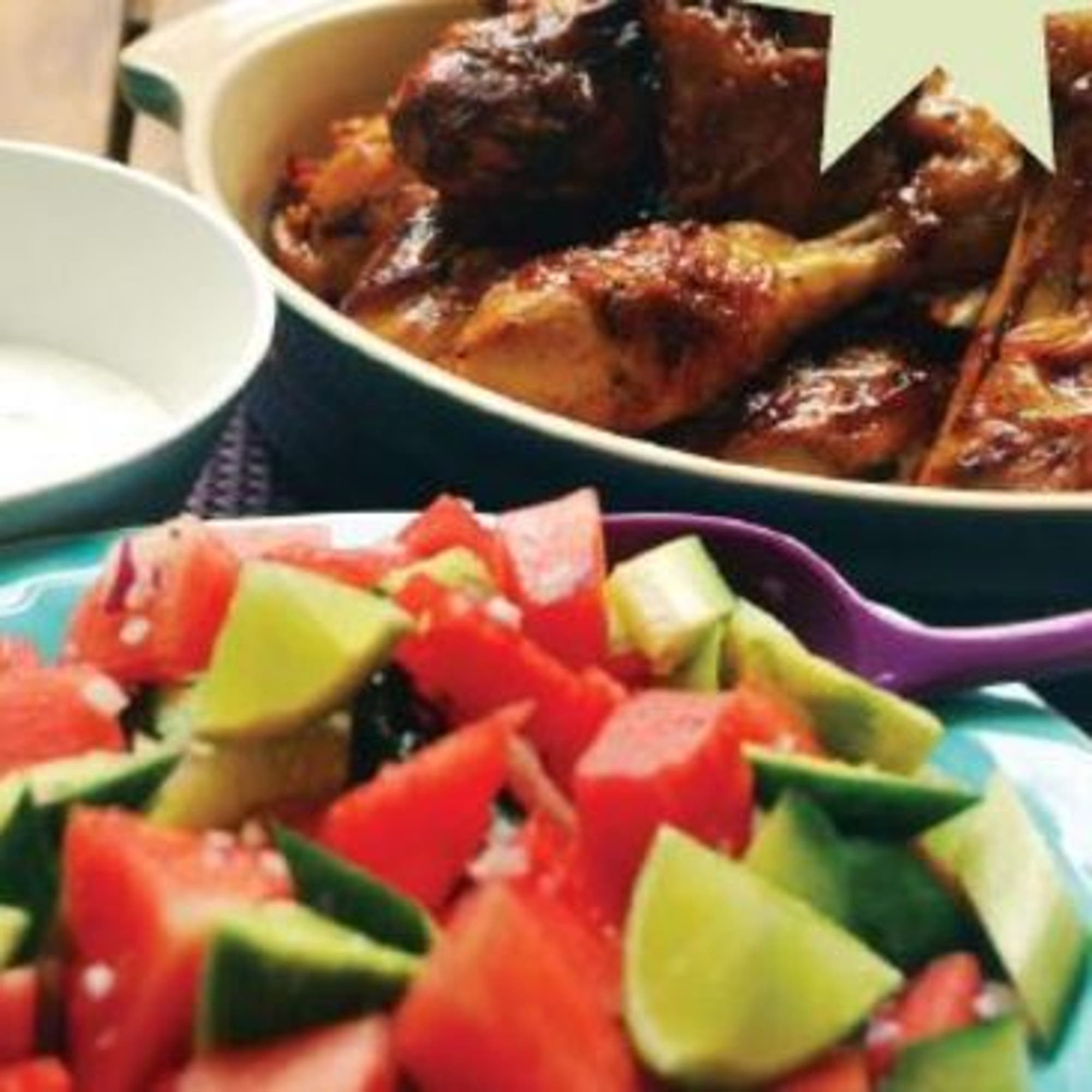Apelsinkyckling med melonsallad och limedipp
