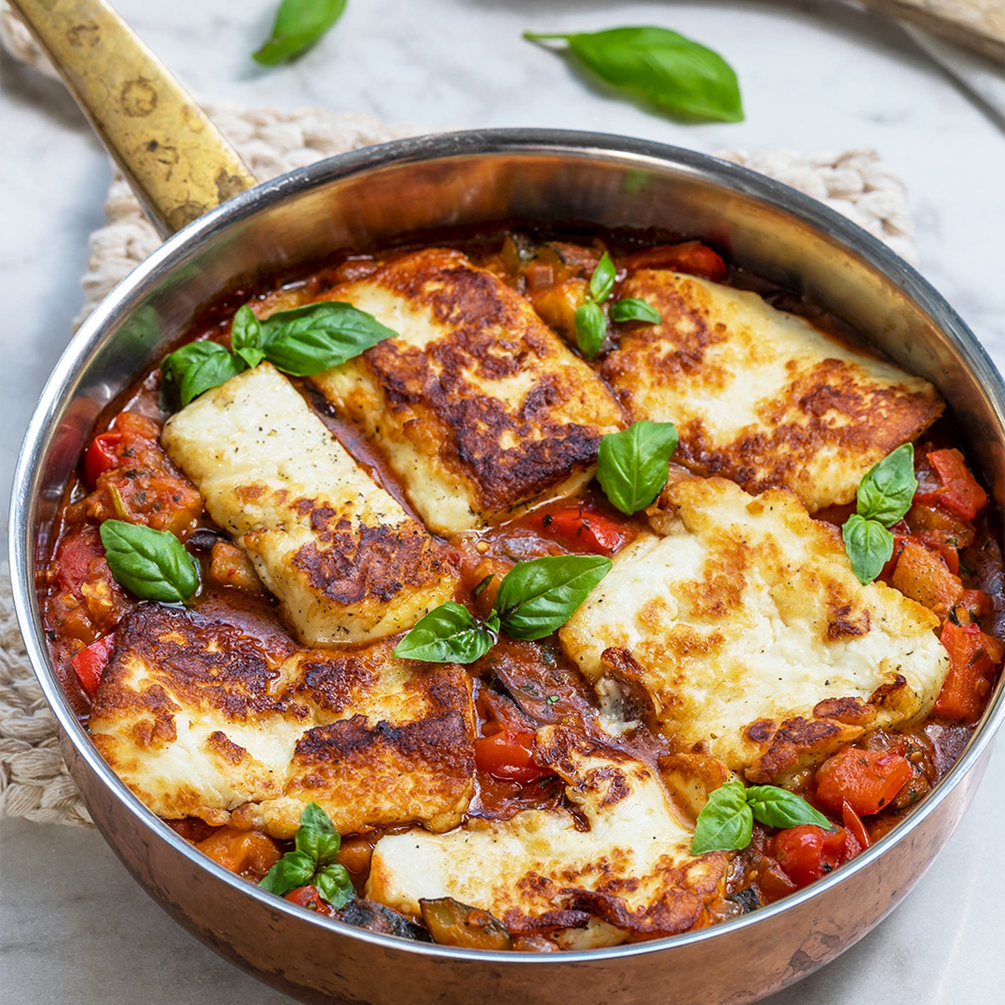 Bakad halloumi på ratatouillebädd