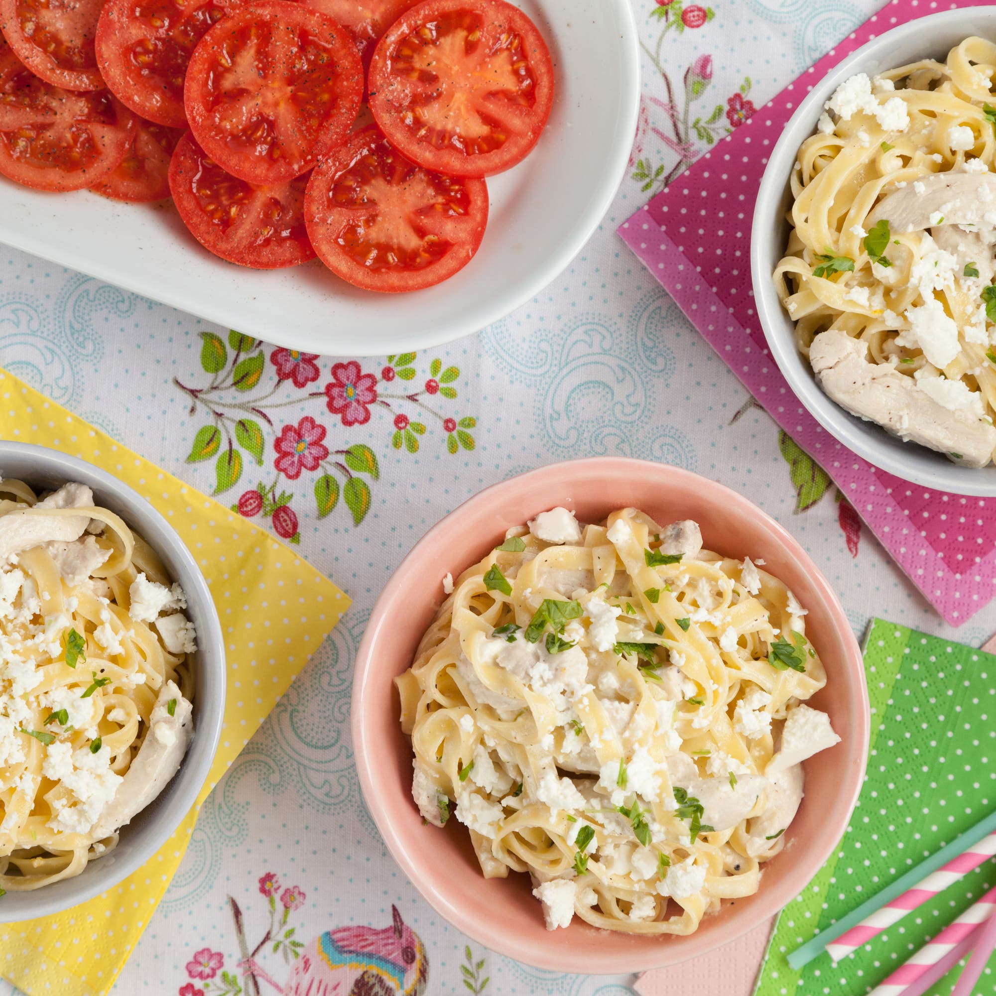 Kycklingpasta med citron och fetaost