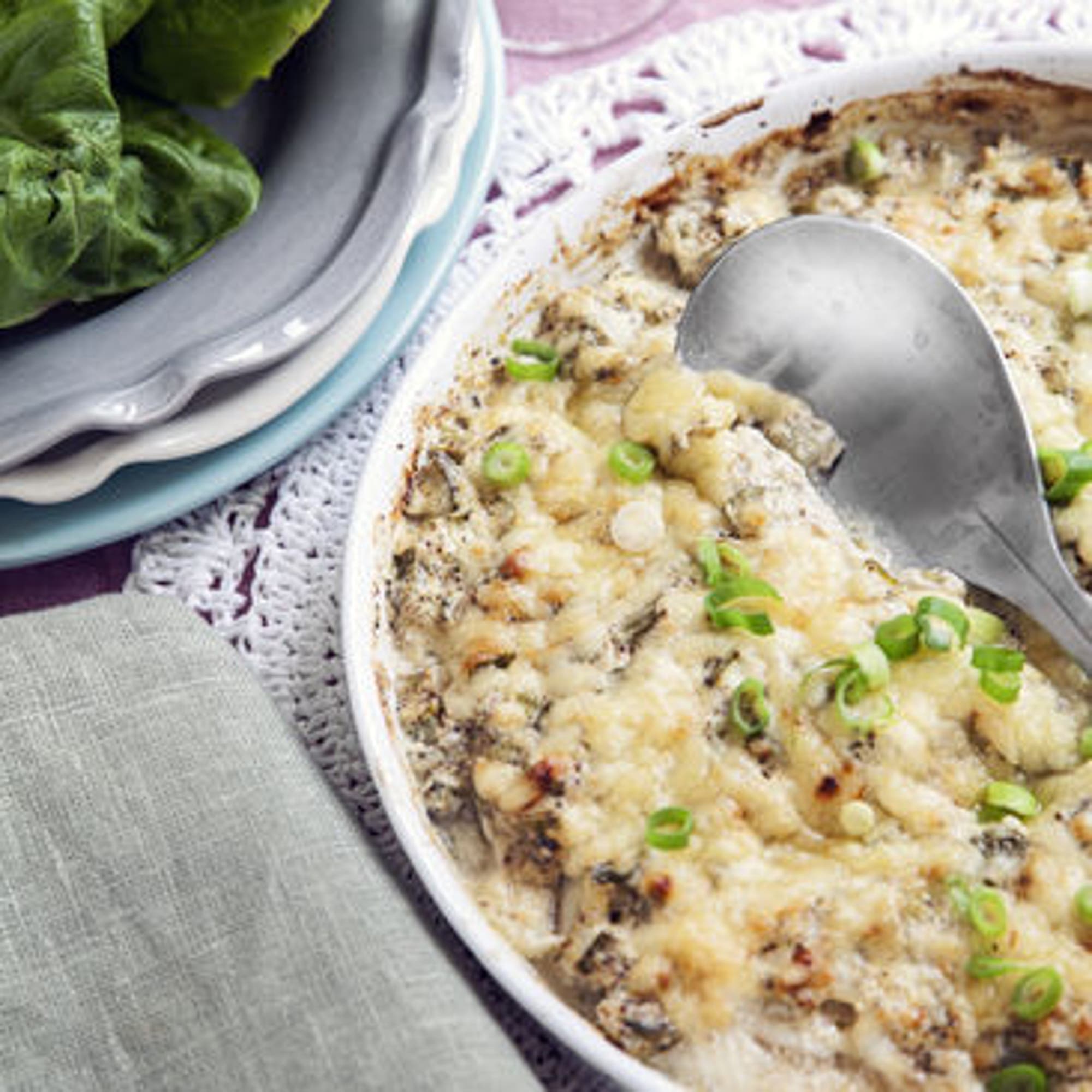 Kurts fina fiskgratäng med skånsk senap, salladslök och potatis
