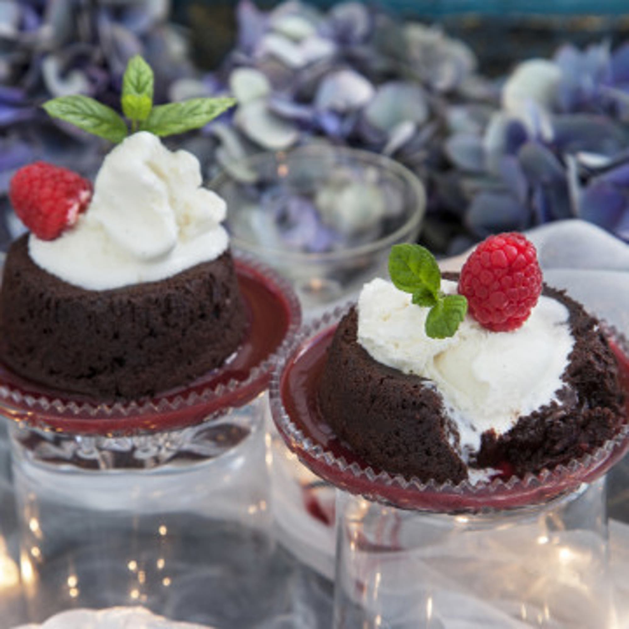 Chokladfondant med hallon- och balsamicocoulis