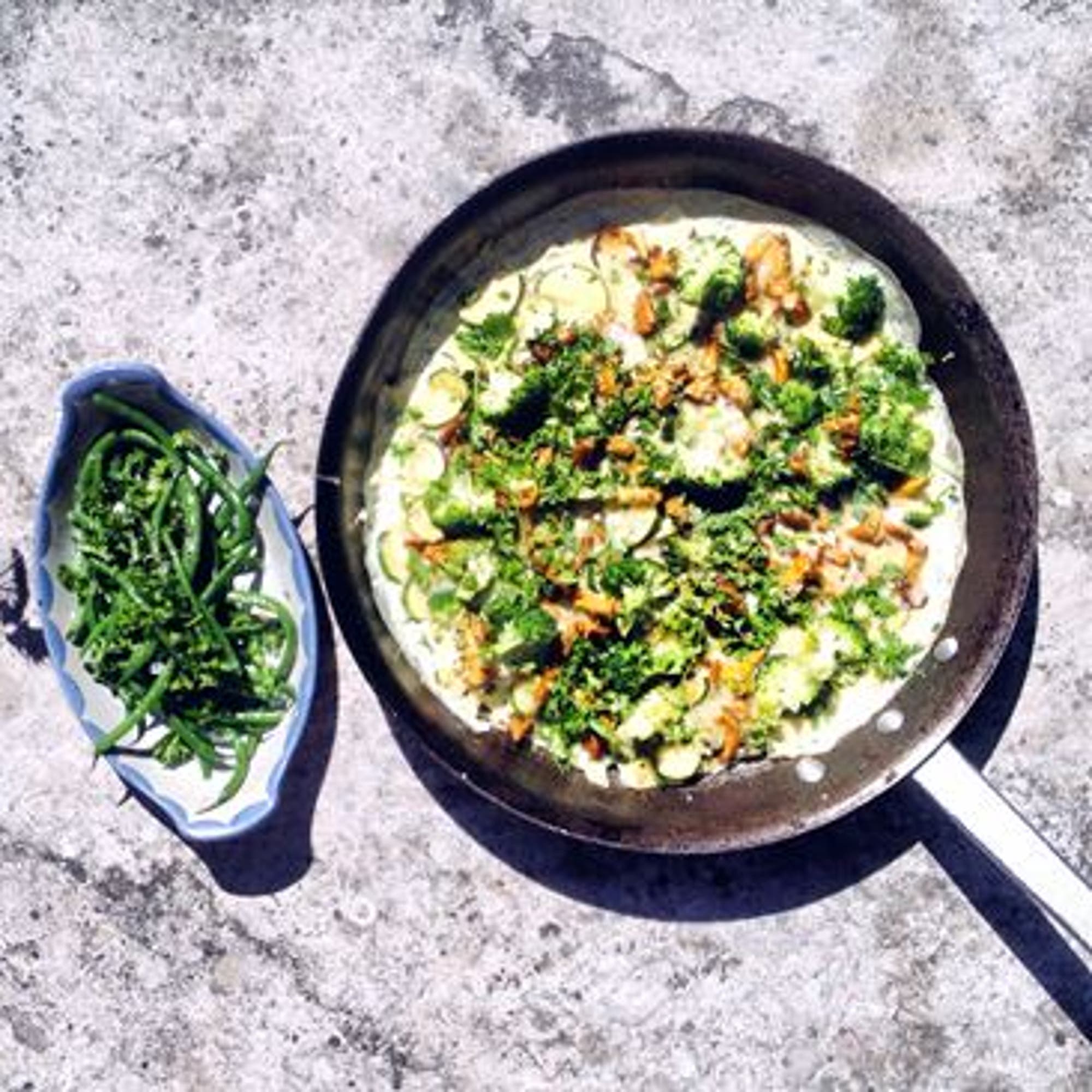 Bondens zucchini- och kantarellomelett med Västerbottensost