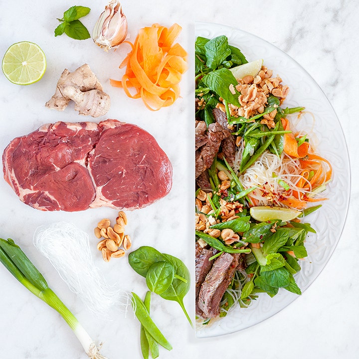 Asiatisk biffsallad med shiratakinudlar