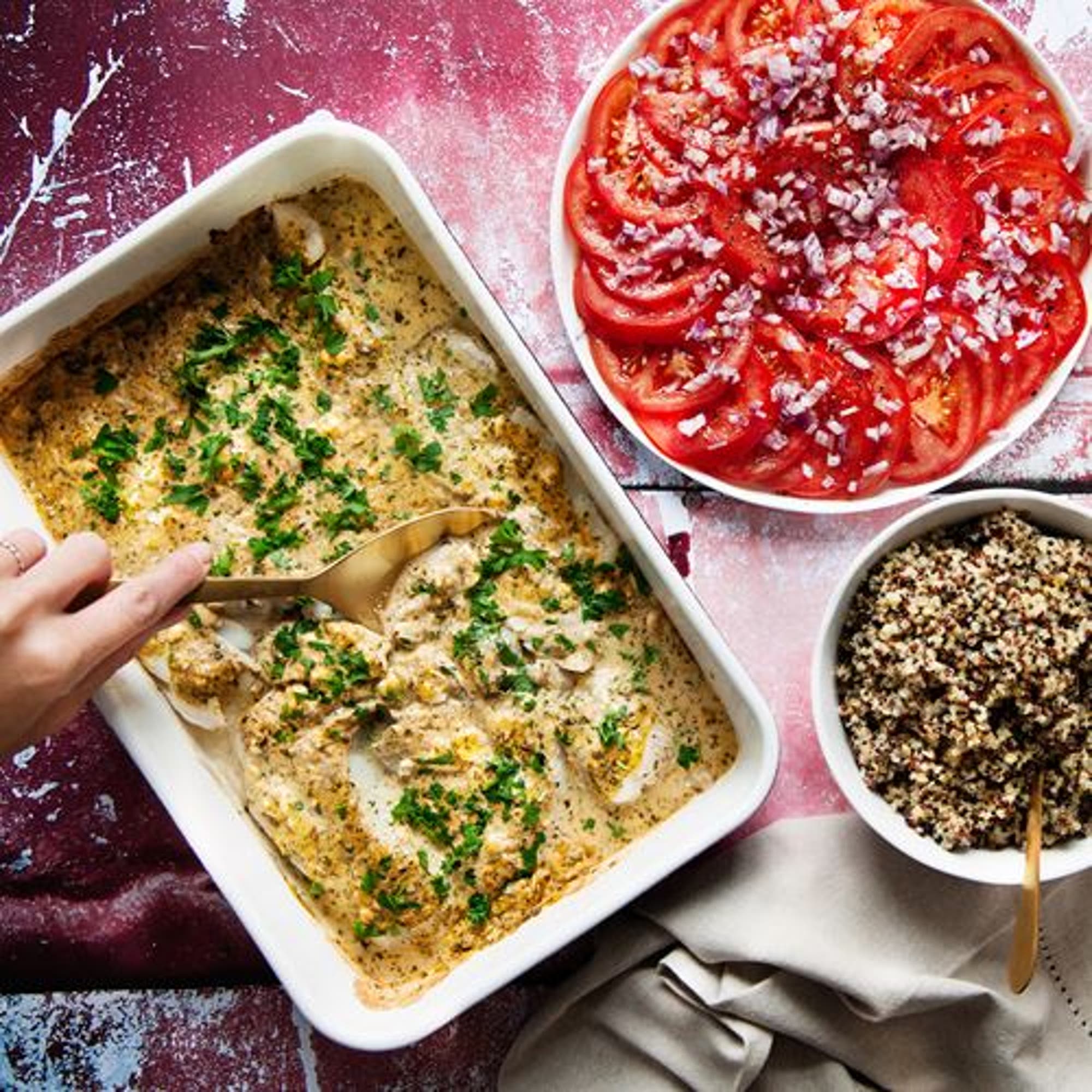 Ugnsbakad kolja med chermoula och tomatsallad
