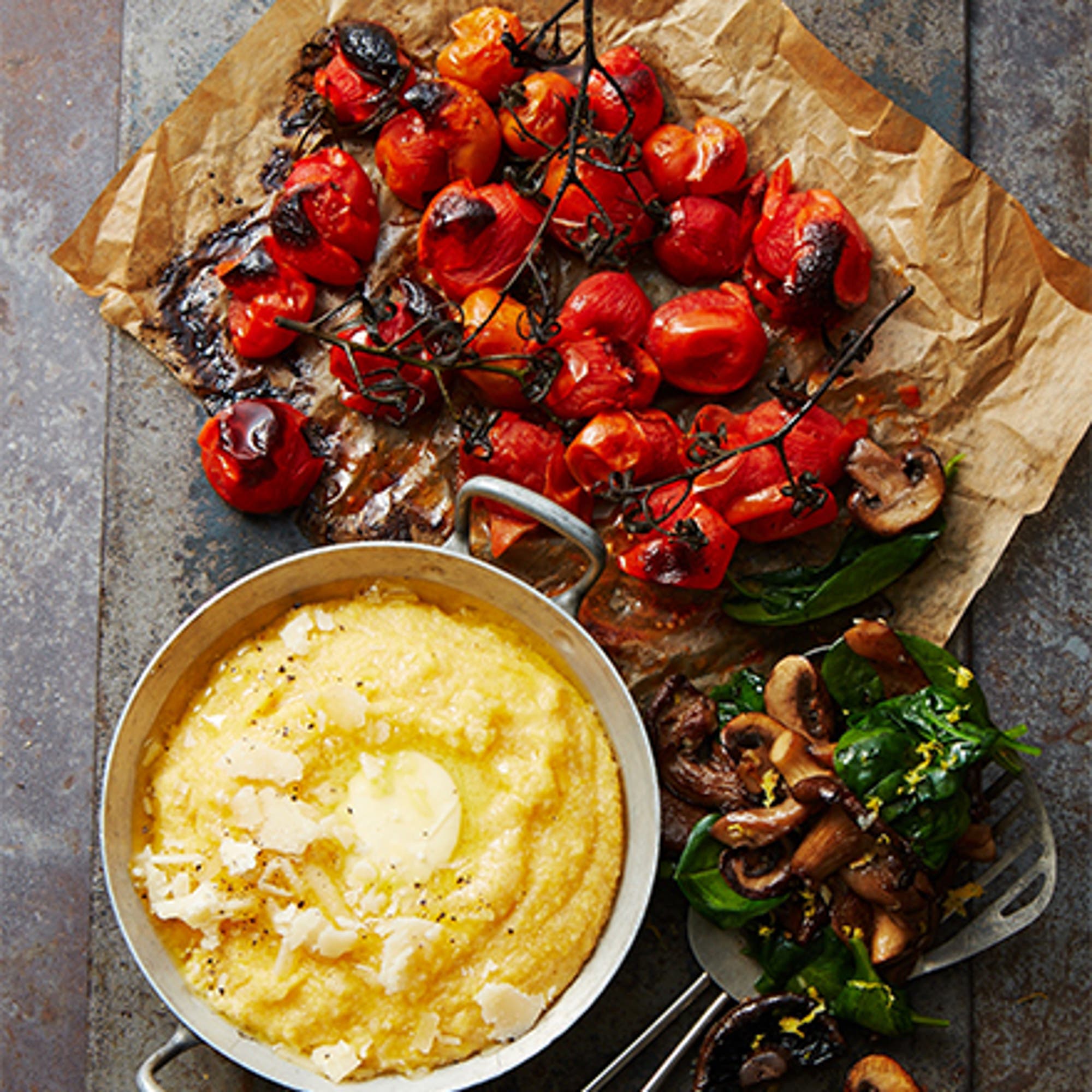 Krämig polenta med svamp och ugnsstekta tomater