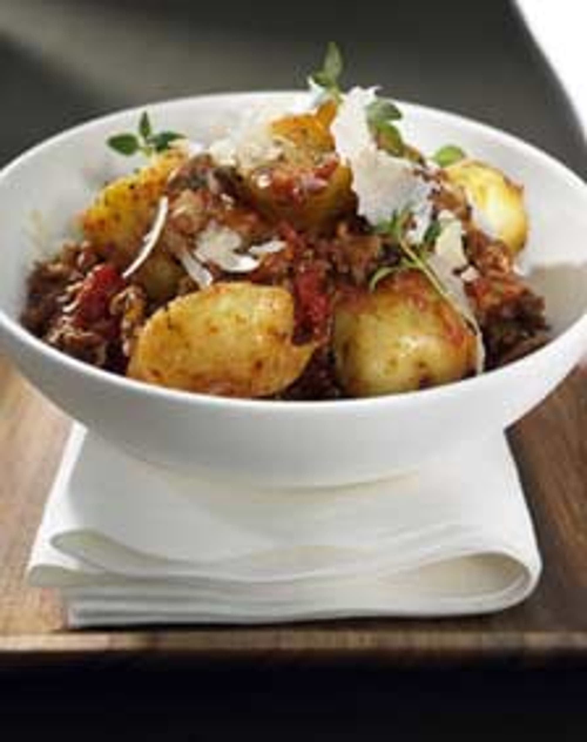 Sparrispotatis och köttfärssås