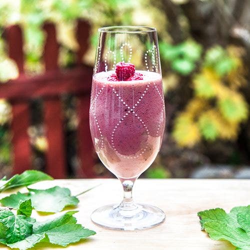 Hallonsmoothie med vetegräs