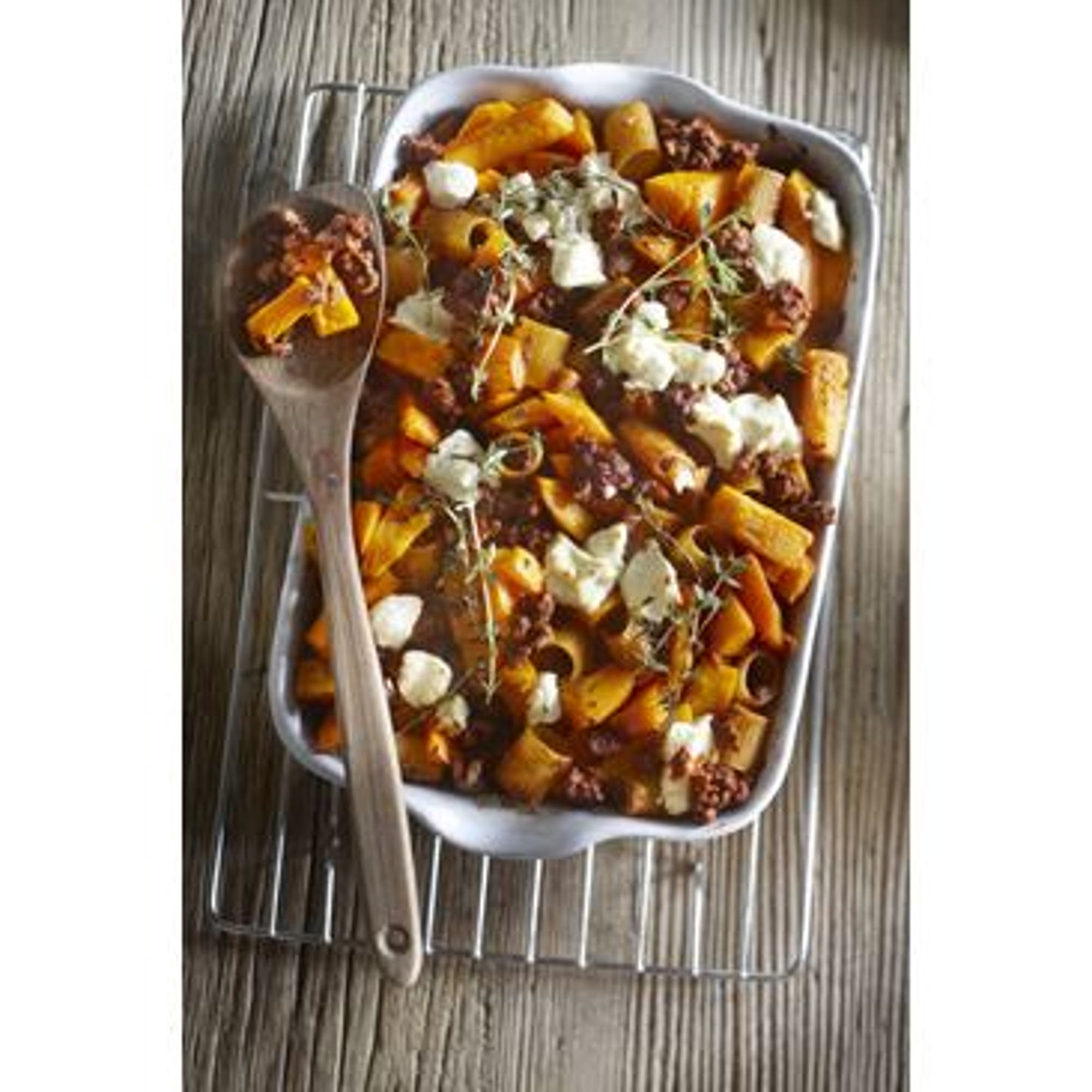 Ugnsbakad pasta med vegetarisk färs, pumpa och chèvre
