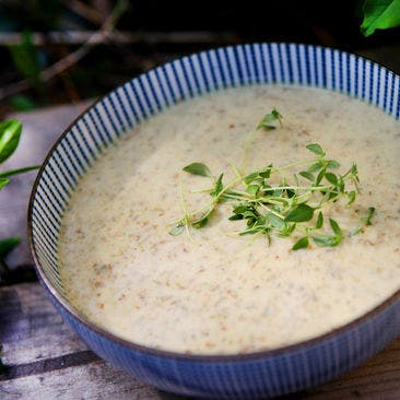 Kantarellsoppa med parmesansticks