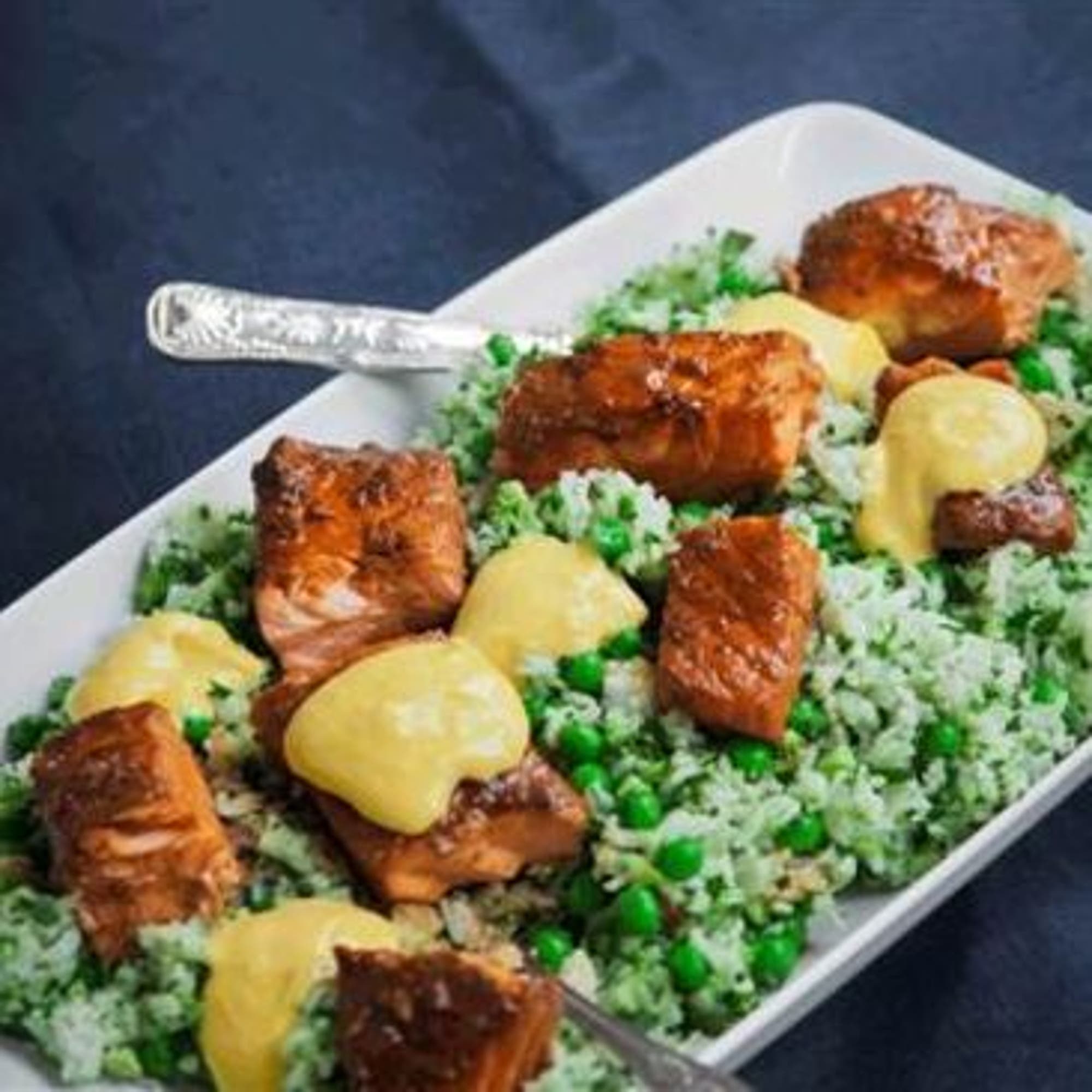 Malins sojabakade laxfilé med grönt ris och wasabimajonnäs