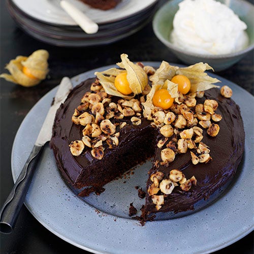 Mörk chokladkaka med grädde