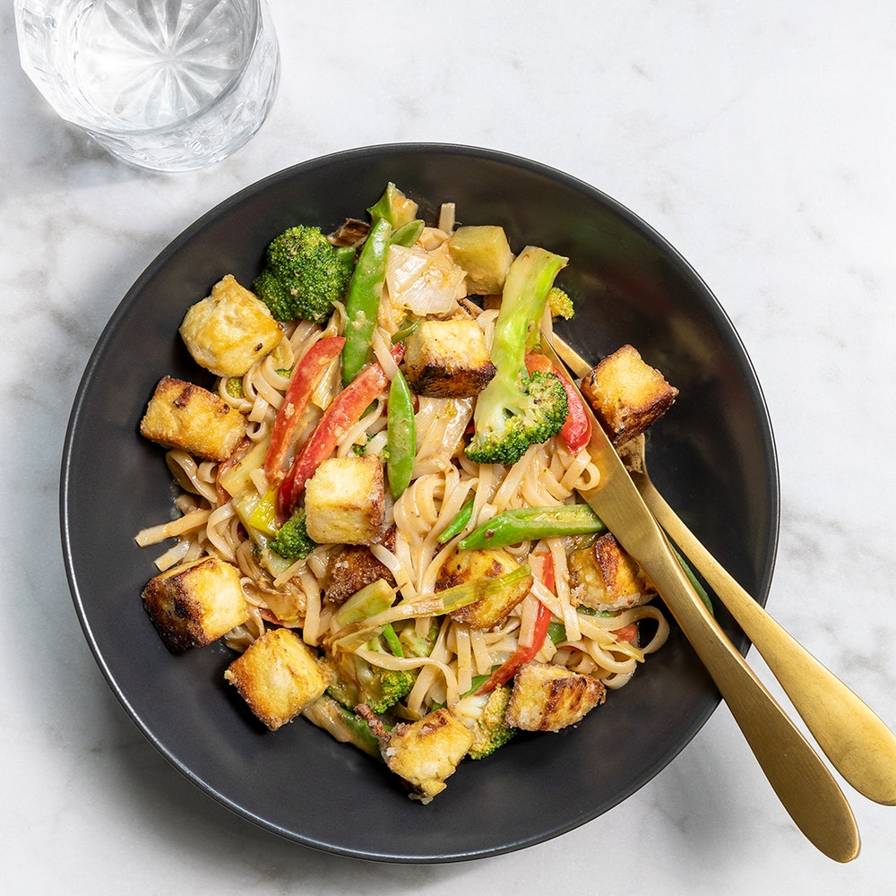 Asiatisk tofuwok med risnudlar