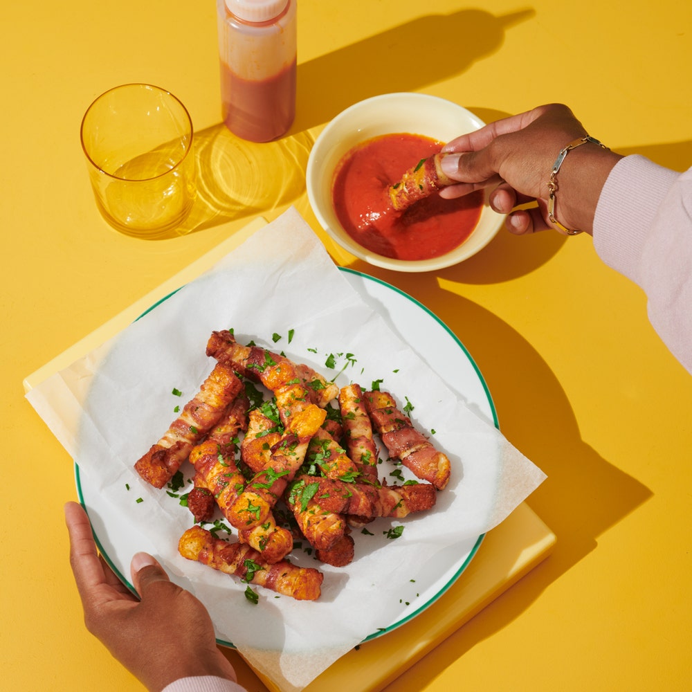 Pancetta-lindade halloumi fries