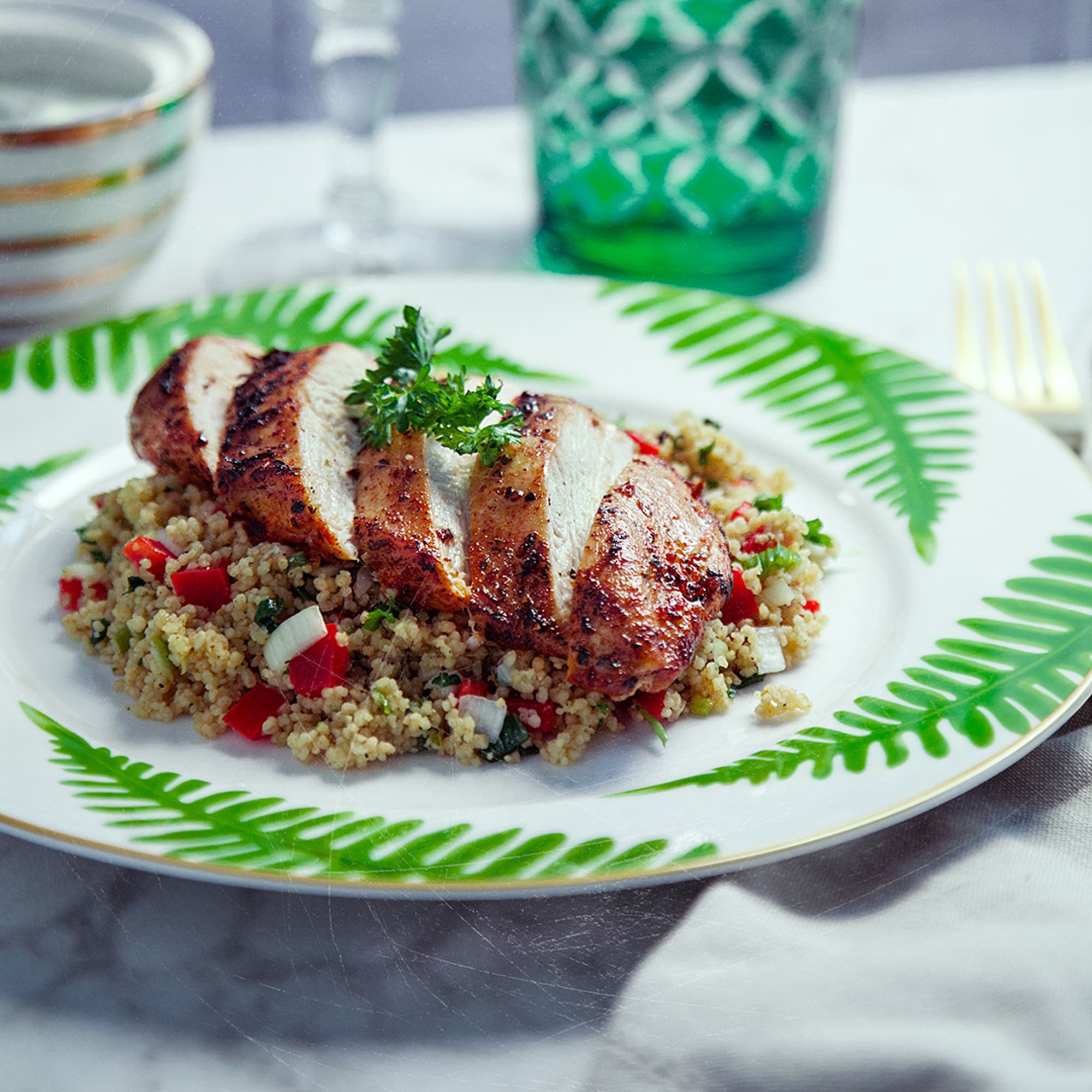 Grekisk kyckling med grönsaksgryn och tzatziki