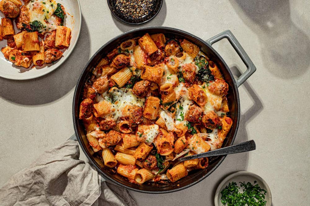 Bakad rigatoni med italiensk korv