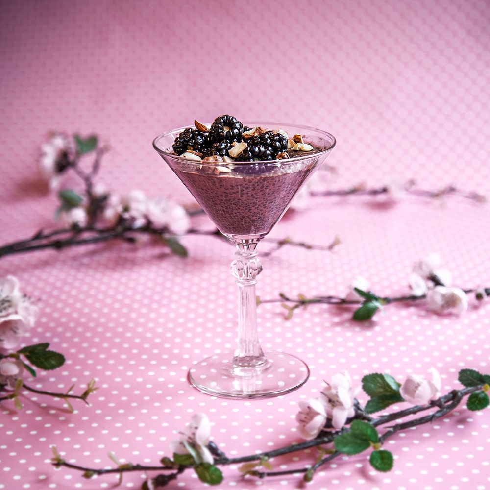 Chiapudding med kakao och rostade hasselnötter