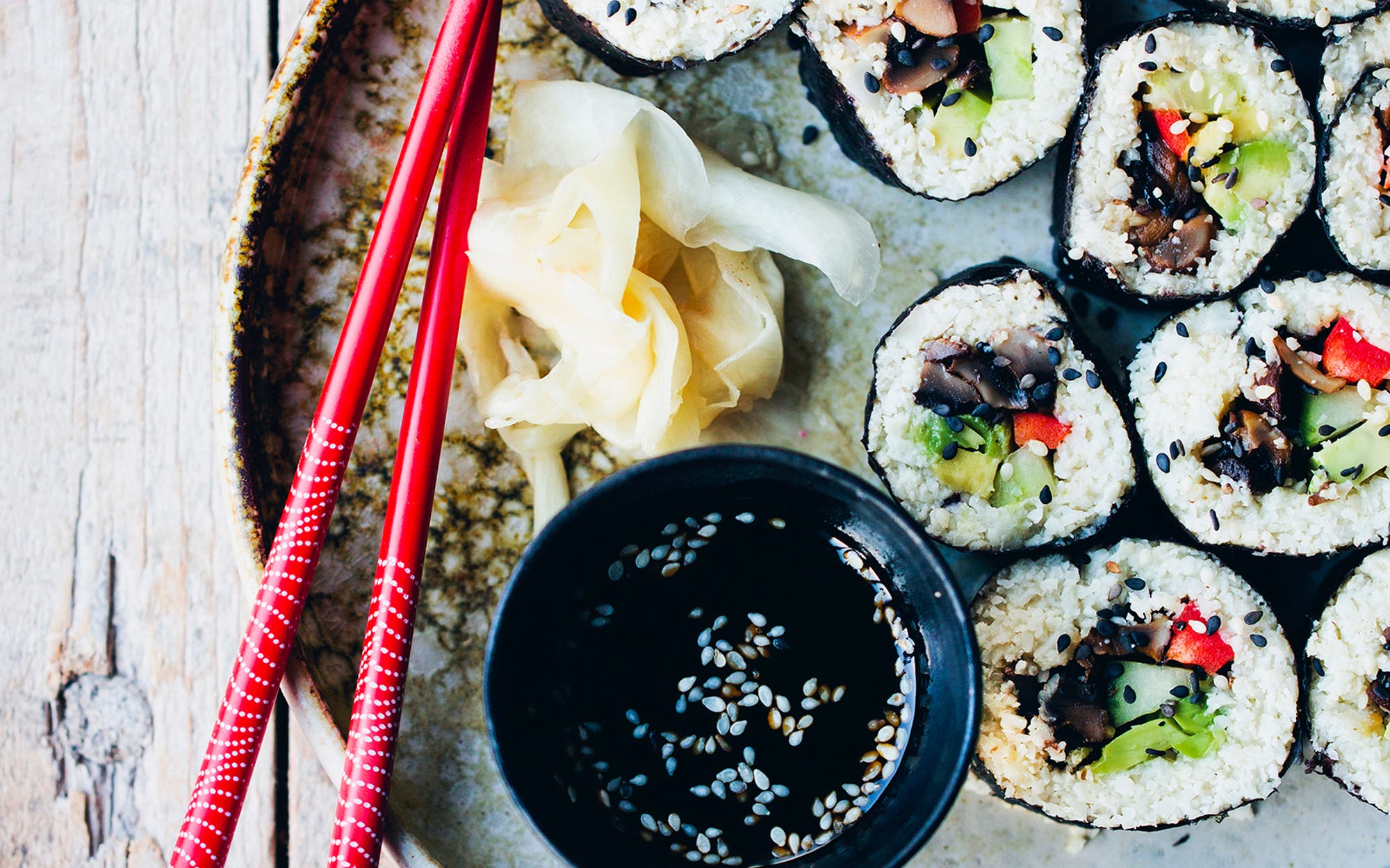 Sushirullar med svamp och blomkålsris