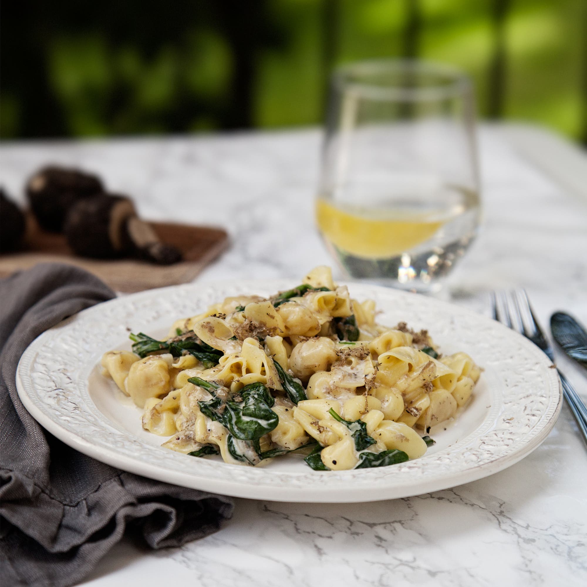 Krämig tryffelpasta med parmesan och spenat