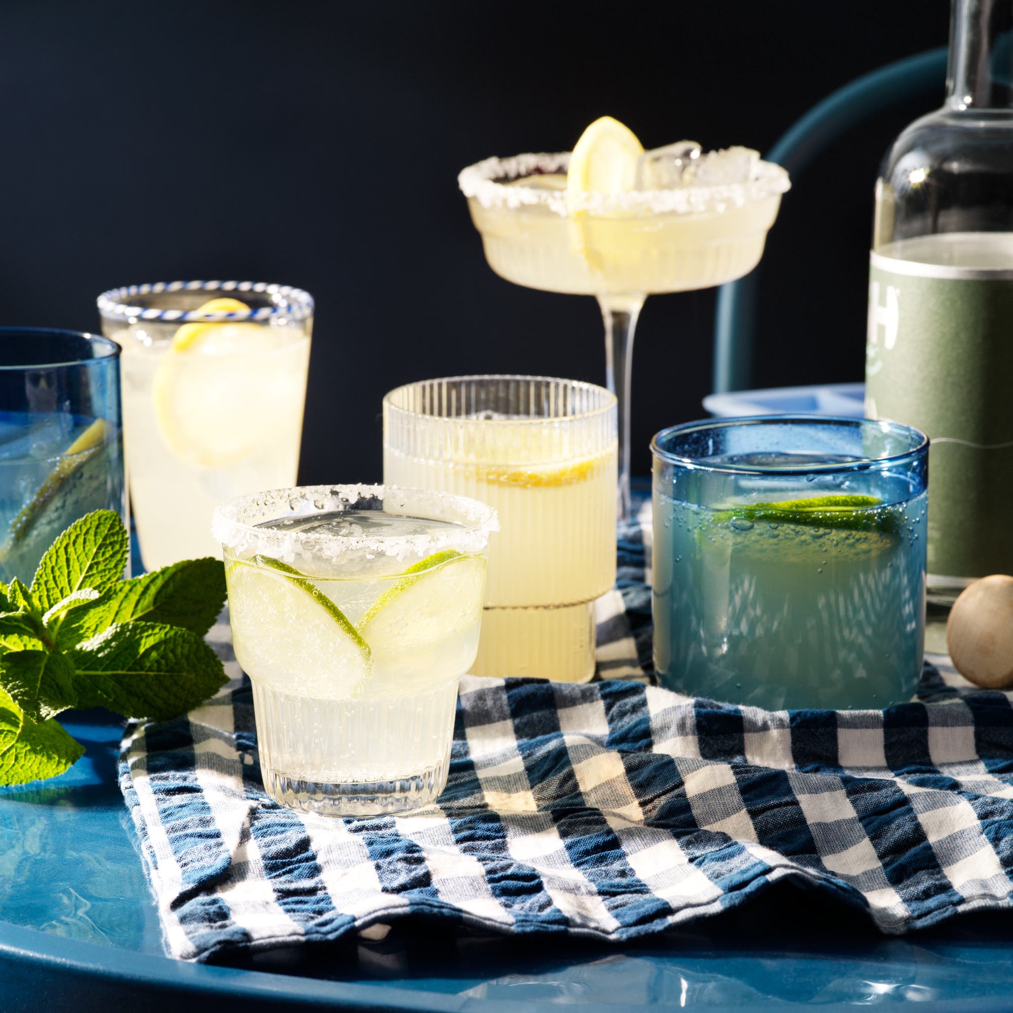 Bubblig mocktail med ish och citron