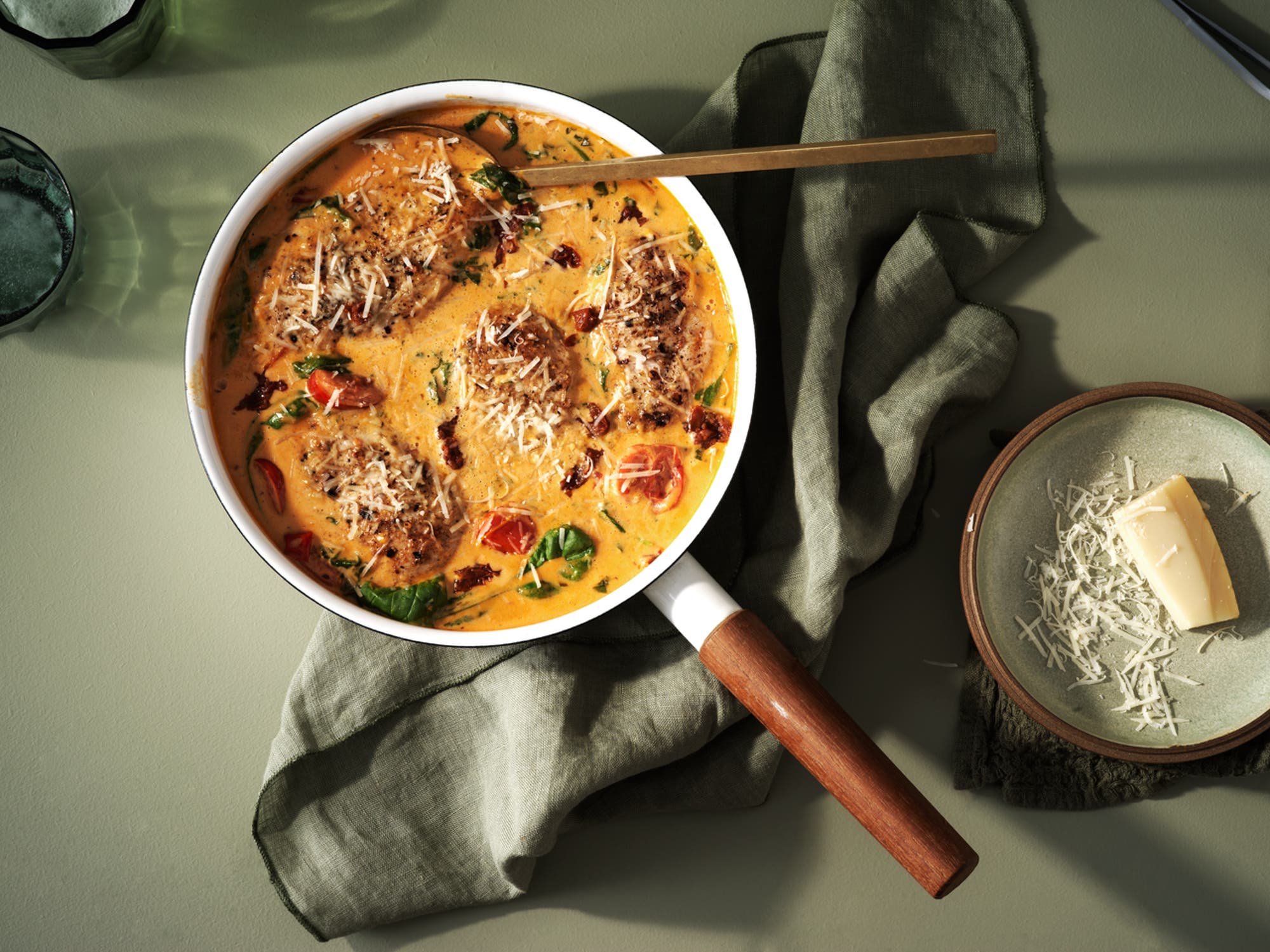 Krämig toscansk kycklinggryta - marry me chicken