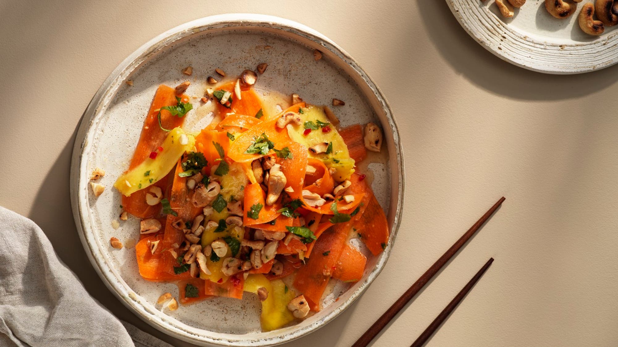 Spicy thaisallad på morötter och mango