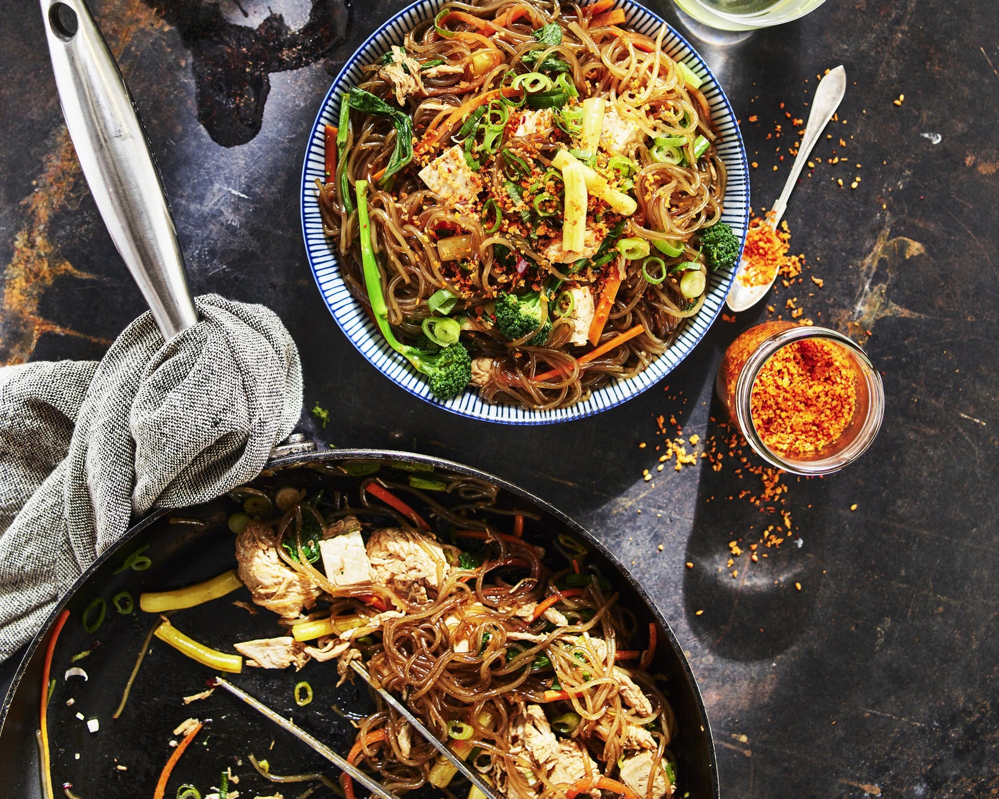 Japchae med kyckling och tofu