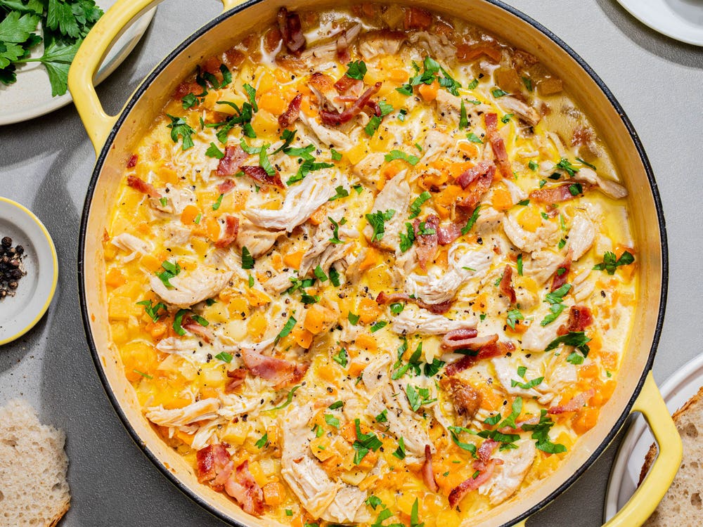 Krämig grönsaksgryta med kyckling och bacon