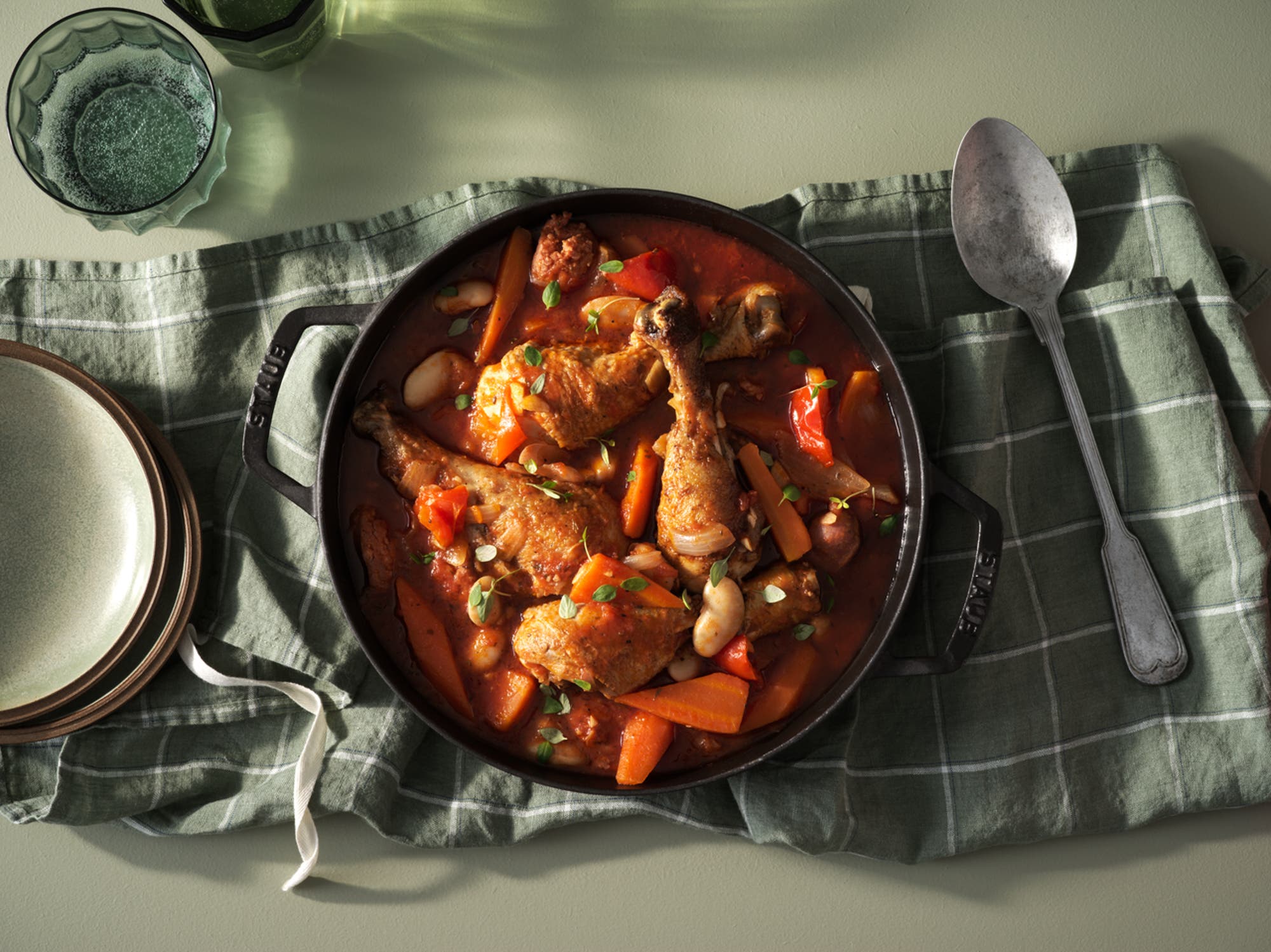 Fransk bondgryta med kyckling och korv